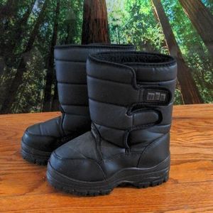 WFS Black Kids Snow Boots (size 3 Kids)